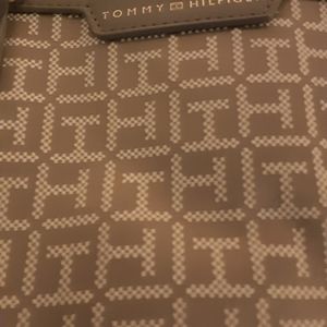 Tommy Hilfiger purse tote